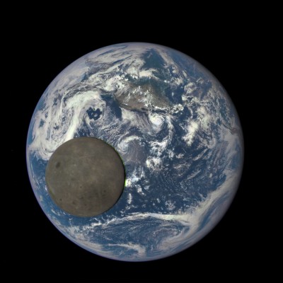Луна, проходящая по диску Земли... 08 Август 2015 18:00